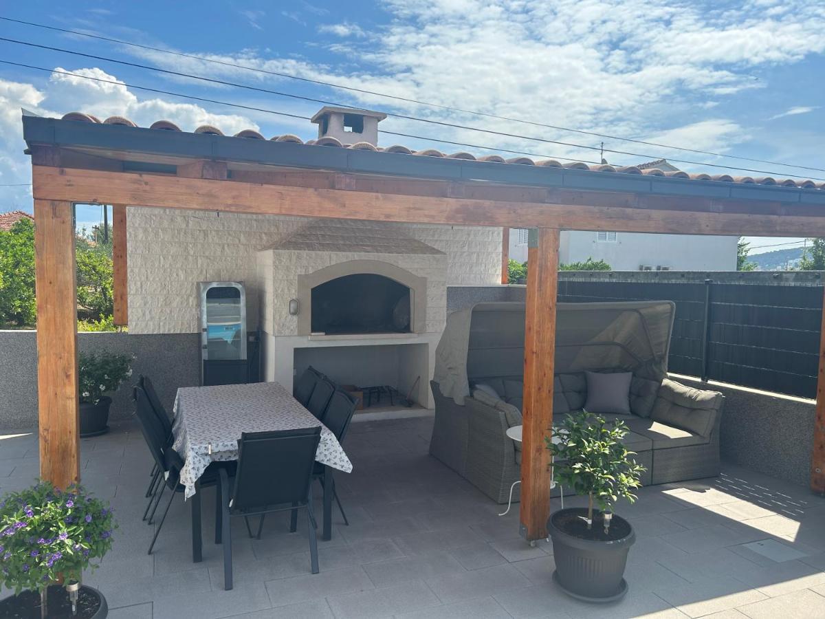 Villa Apartment Aa 2 Trogir Buitenkant foto