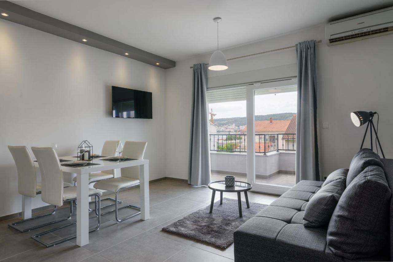 Villa Apartment Aa 2 Trogir Buitenkant foto